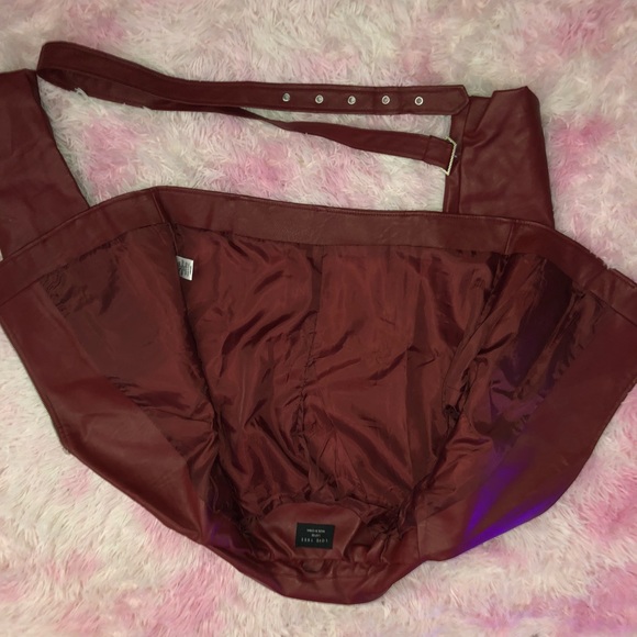 Red leather jacket - Picture 7 of 7